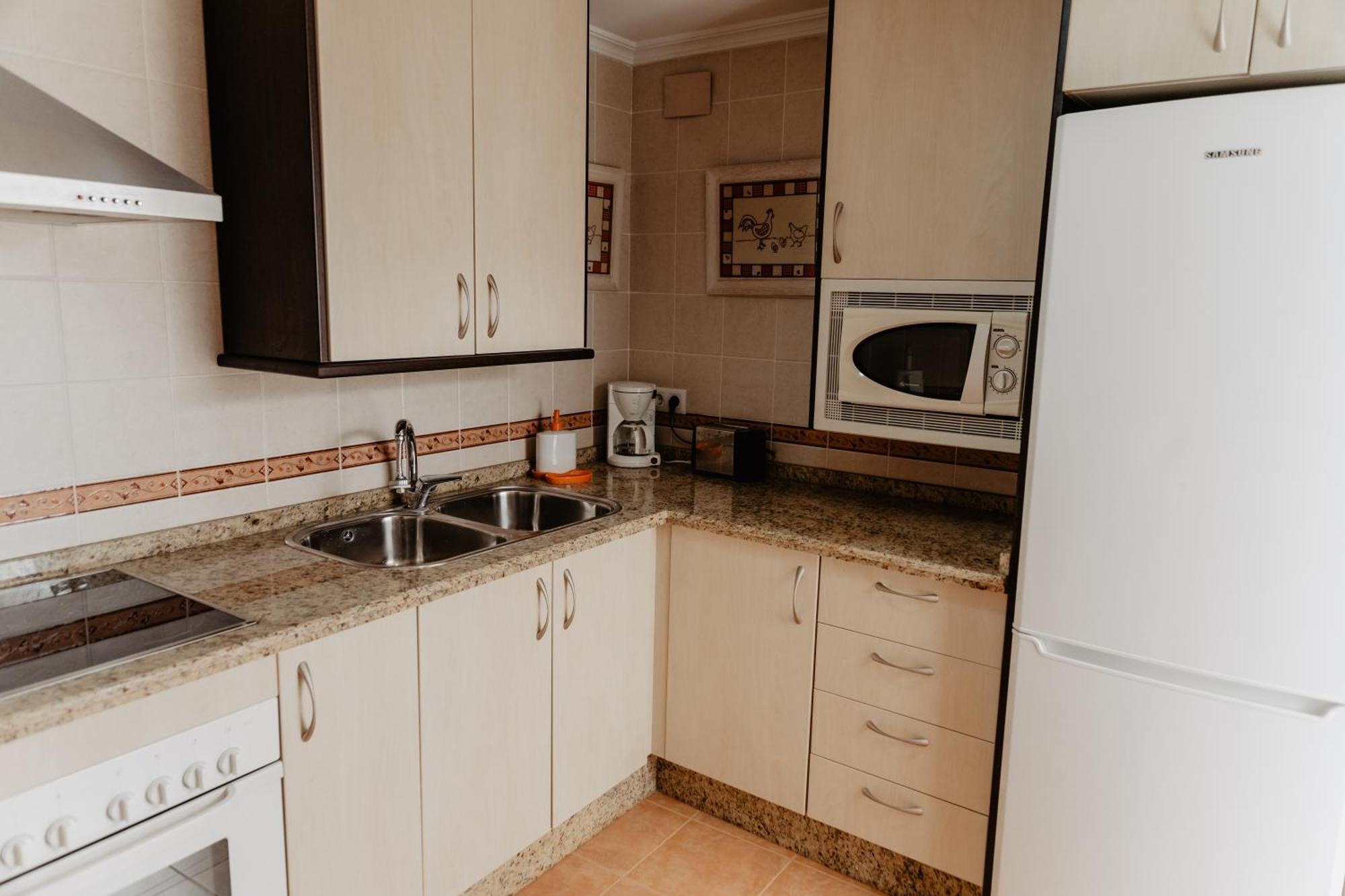 Flor De Lis 1 Apartment กาเซเรส ภายนอก รูปภาพ